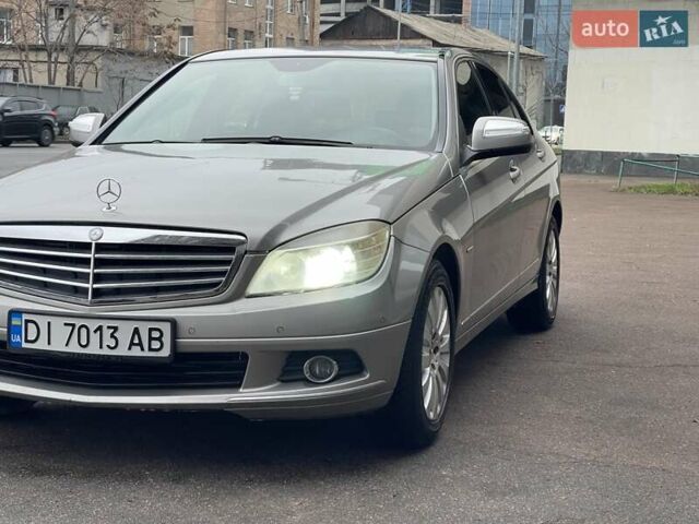 Серый Мерседес Ц-Класс, объемом двигателя 1.8 л и пробегом 188 тыс. км за 9200 $, фото 2 на Automoto.ua