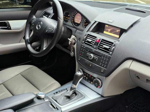 Серый Мерседес Ц-Класс, объемом двигателя 3 л и пробегом 190 тыс. км за 8200 $, фото 23 на Automoto.ua