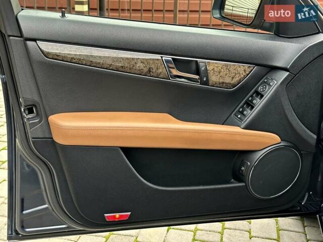 Мерседес Ц-Класс 2008 в Одессе на Automoto.ua Серый Мерседес Ц-Класс, объемом двигателя 1.8 л и пробегом 161 тыс. км за 11800 $, фото 53 на Automoto.ua