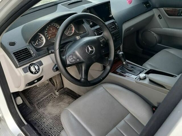 Серый Мерседес Ц-Класс, объемом двигателя 1.8 л и пробегом 220 тыс. км за 9000 $, фото 20 на Automoto.ua