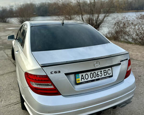 Серый Мерседес Ц-Класс, объемом двигателя 6.21 л и пробегом 64 тыс. км за 29000 $, фото 6 на Automoto.ua