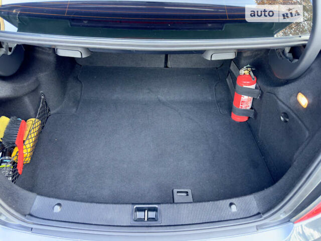 Сірий Мерседес Ц-Клас, об'ємом двигуна 2.15 л та пробігом 300 тис. км за 10800 $, фото 43 на Automoto.ua