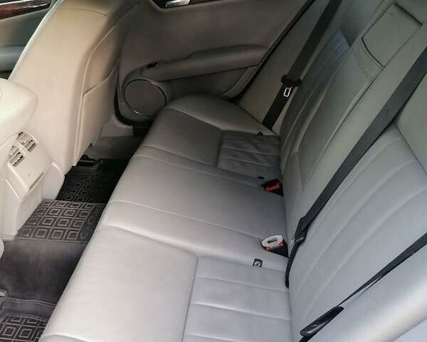 Серый Мерседес Ц-Класс, объемом двигателя 1.8 л и пробегом 226 тыс. км за 9000 $, фото 9 на Automoto.ua