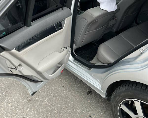 Серый Мерседес Ц-Класс, объемом двигателя 1.8 л и пробегом 226 тыс. км за 9000 $, фото 8 на Automoto.ua