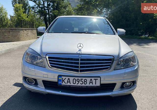 Сірий Мерседес Ц-Клас, об'ємом двигуна 2.5 л та пробігом 148 тис. км за 9800 $, фото 2 на Automoto.ua