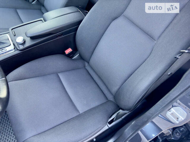 Сірий Мерседес Ц-Клас, об'ємом двигуна 2.15 л та пробігом 300 тис. км за 10800 $, фото 22 на Automoto.ua