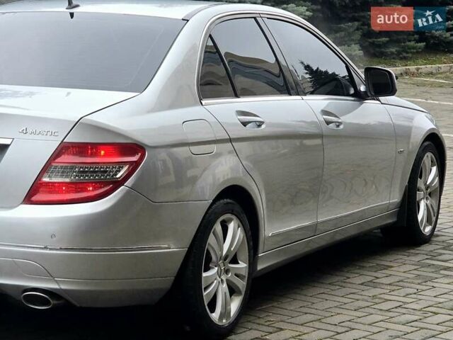 Серый Мерседес Ц-Класс, объемом двигателя 0 л и пробегом 190 тыс. км за 8200 $, фото 2 на Automoto.ua