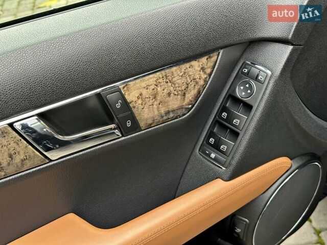 Мерседес Ц-Класс 2008 в Одессе на Automoto.ua Серый Мерседес Ц-Класс, объемом двигателя 1.8 л и пробегом 161 тыс. км за 11800 $, фото 54 на Automoto.ua