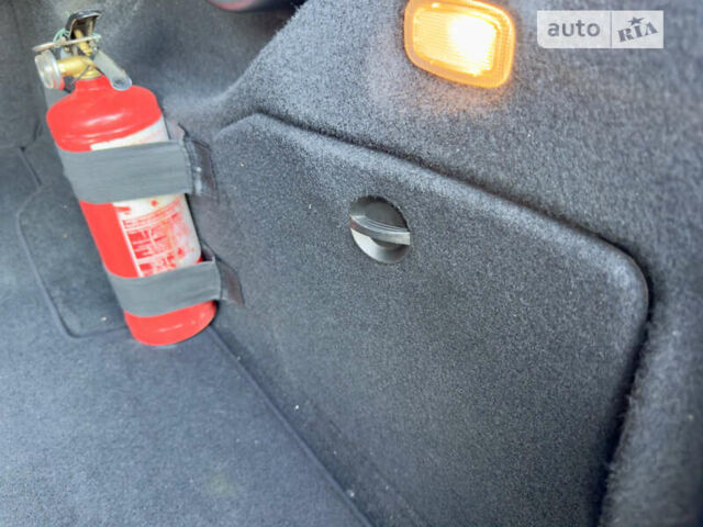 Сірий Мерседес Ц-Клас, об'ємом двигуна 2.15 л та пробігом 300 тис. км за 10800 $, фото 44 на Automoto.ua