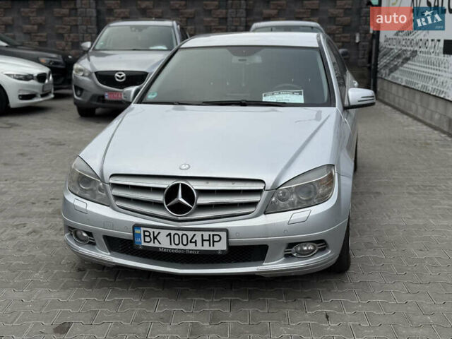 Сірий Мерседес Ц-Клас, об'ємом двигуна 2.15 л та пробігом 414 тис. км за 8650 $, фото 1 на Automoto.ua