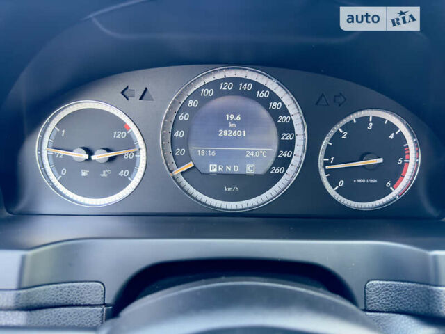 Сірий Мерседес Ц-Клас, об'ємом двигуна 2.15 л та пробігом 300 тис. км за 10800 $, фото 29 на Automoto.ua
