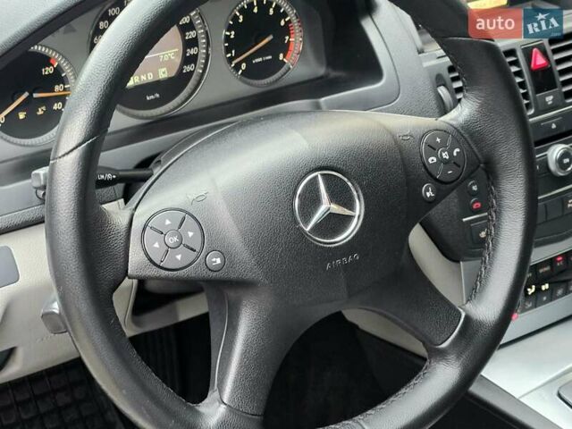 Сірий Мерседес Ц-Клас, об'ємом двигуна 0 л та пробігом 190 тис. км за 8200 $, фото 11 на Automoto.ua