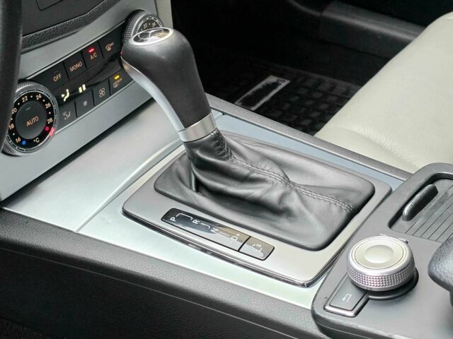 Серый Мерседес Ц-Класс, объемом двигателя 3 л и пробегом 190 тыс. км за 8200 $, фото 12 на Automoto.ua