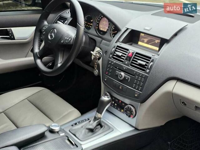 Серый Мерседес Ц-Класс, объемом двигателя 0 л и пробегом 190 тыс. км за 8200 $, фото 23 на Automoto.ua