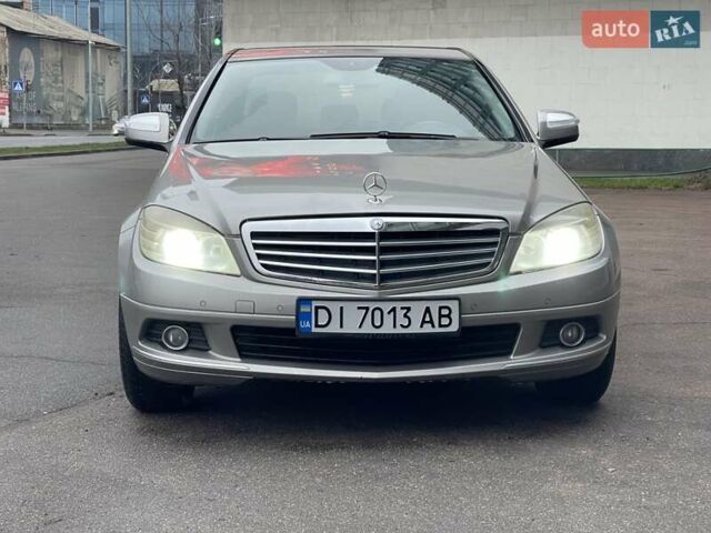 Серый Мерседес Ц-Класс, объемом двигателя 1.8 л и пробегом 188 тыс. км за 9200 $, фото 1 на Automoto.ua