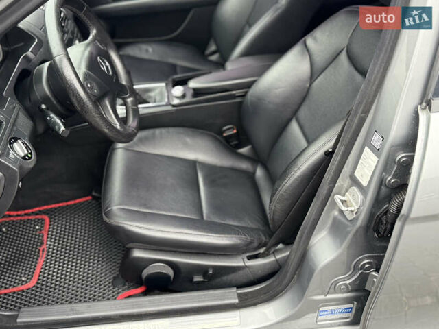 Серый Мерседес Ц-Класс, объемом двигателя 2.2 л и пробегом 320 тыс. км за 8400 $, фото 8 на Automoto.ua