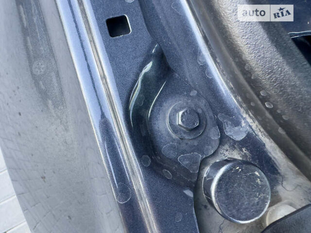 Сірий Мерседес Ц-Клас, об'ємом двигуна 2.15 л та пробігом 300 тис. км за 10800 $, фото 51 на Automoto.ua