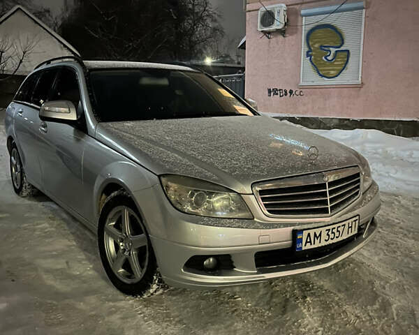 Серый Мерседес Ц-Класс, объемом двигателя 2.15 л и пробегом 375 тыс. км за 7650 $, фото 2 на Automoto.ua