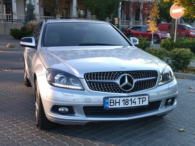 Серый Мерседес Ц-Класс, объемом двигателя 1.8 л и пробегом 220 тыс. км за 9000 $, фото 9 на Automoto.ua