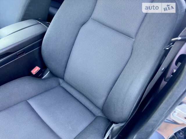 Сірий Мерседес Ц-Клас, об'ємом двигуна 2.15 л та пробігом 300 тис. км за 10800 $, фото 21 на Automoto.ua