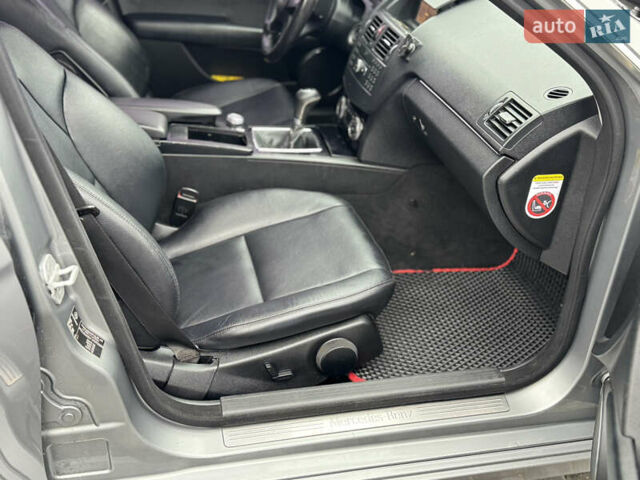 Серый Мерседес Ц-Класс, объемом двигателя 2.2 л и пробегом 320 тыс. км за 8400 $, фото 6 на Automoto.ua