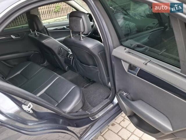 Сірий Мерседес Ц-Клас, об'ємом двигуна 2.1 л та пробігом 305 тис. км за 8300 $, фото 8 на Automoto.ua