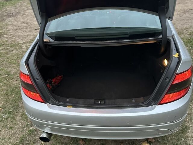 Серый Мерседес Ц-Класс, объемом двигателя 2.1 л и пробегом 231 тыс. км за 3500 $, фото 7 на Automoto.ua