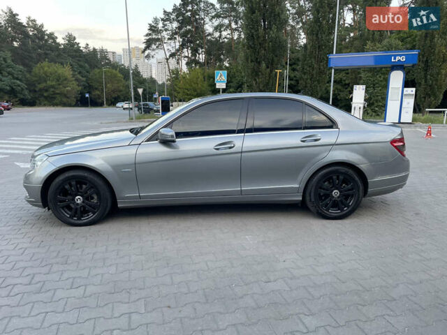 Сірий Мерседес Ц-Клас, об'ємом двигуна 1.6 л та пробігом 156 тис. км за 8899 $, фото 2 на Automoto.ua