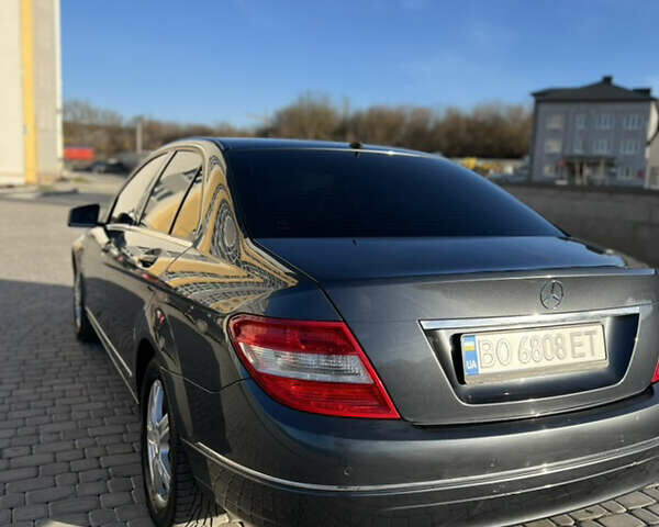 Серый Мерседес Ц-Класс, объемом двигателя 2.14 л и пробегом 270 тыс. км за 10500 $, фото 4 на Automoto.ua