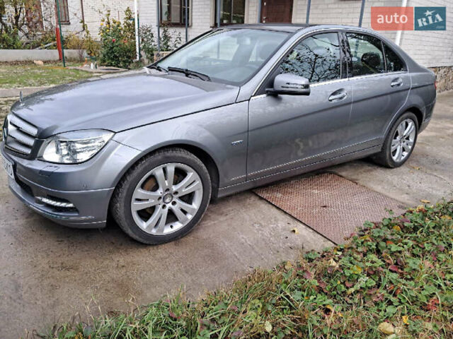 Серый Мерседес Ц-Класс, объемом двигателя 1.8 л и пробегом 133 тыс. км за 9600 $, фото 3 на Automoto.ua