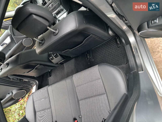 Серый Мерседес Ц-Класс, объемом двигателя 1.8 л и пробегом 133 тыс. км за 9600 $, фото 10 на Automoto.ua