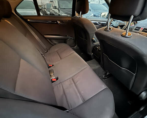 Серый Мерседес Ц-Класс, объемом двигателя 2.14 л и пробегом 243 тыс. км за 10900 $, фото 33 на Automoto.ua