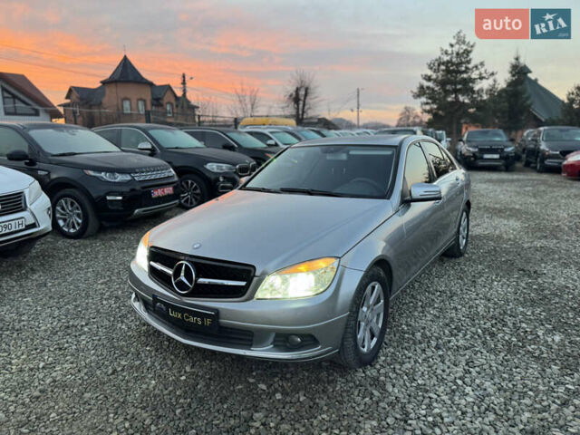 Серый Мерседес Ц-Класс, объемом двигателя 2.14 л и пробегом 243 тыс. км за 10900 $, фото 6 на Automoto.ua