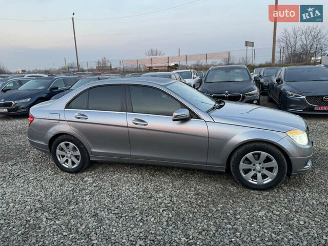 Серый Мерседес Ц-Класс, объемом двигателя 2.14 л и пробегом 243 тыс. км за 10900 $, фото 15 на Automoto.ua