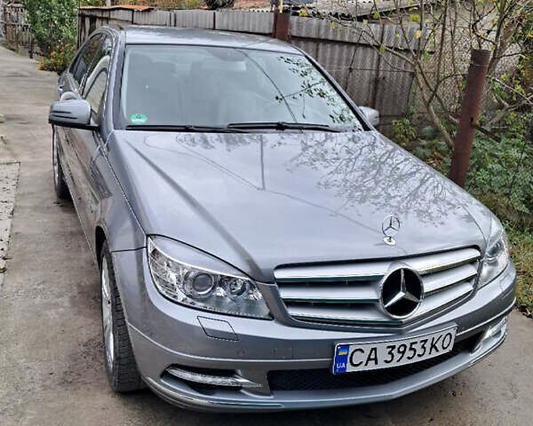 Серый Мерседес Ц-Класс, объемом двигателя 1.8 л и пробегом 133 тыс. км за 9600 $, фото 2 на Automoto.ua