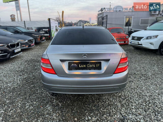 Серый Мерседес Ц-Класс, объемом двигателя 2.14 л и пробегом 243 тыс. км за 10900 $, фото 12 на Automoto.ua
