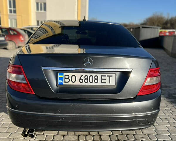 Серый Мерседес Ц-Класс, объемом двигателя 2.14 л и пробегом 270 тыс. км за 10500 $, фото 3 на Automoto.ua