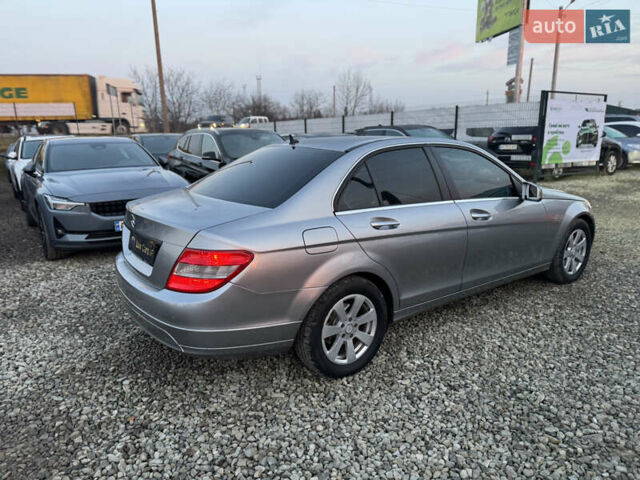 Серый Мерседес Ц-Класс, объемом двигателя 2.14 л и пробегом 243 тыс. км за 10900 $, фото 14 на Automoto.ua