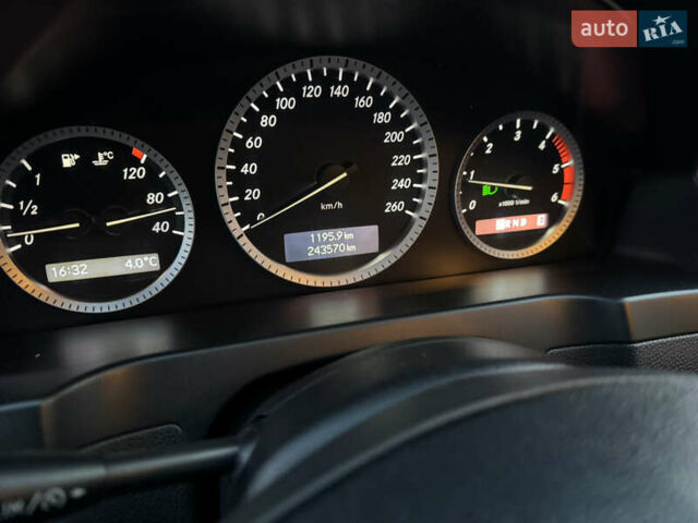 Серый Мерседес Ц-Класс, объемом двигателя 2.14 л и пробегом 243 тыс. км за 10900 $, фото 23 на Automoto.ua