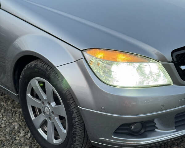 Серый Мерседес Ц-Класс, объемом двигателя 2.14 л и пробегом 243 тыс. км за 10900 $, фото 35 на Automoto.ua