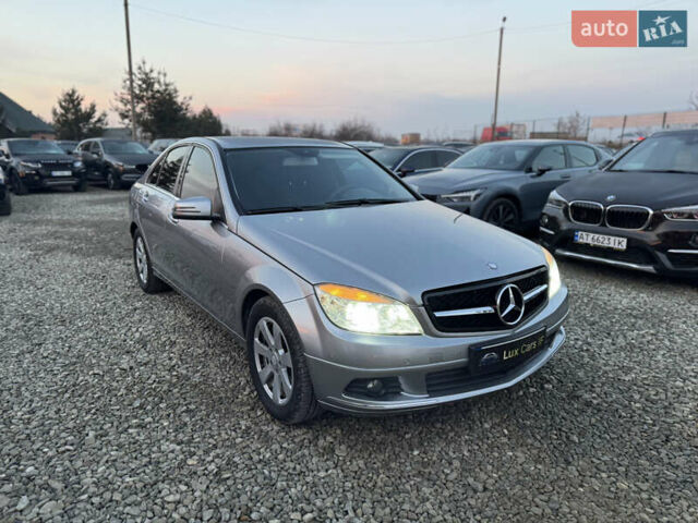 Серый Мерседес Ц-Класс, объемом двигателя 2.14 л и пробегом 243 тыс. км за 10900 $, фото 2 на Automoto.ua
