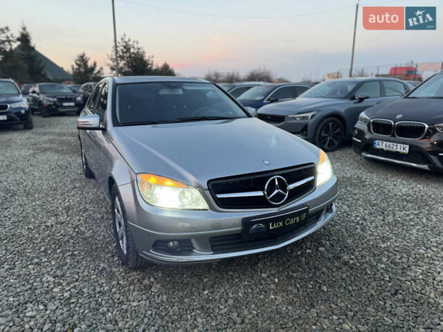 Серый Мерседес Ц-Класс, объемом двигателя 2.14 л и пробегом 243 тыс. км за 10900 $, фото 3 на Automoto.ua