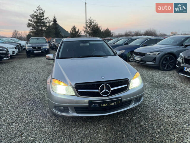 Серый Мерседес Ц-Класс, объемом двигателя 2.14 л и пробегом 243 тыс. км за 10900 $, фото 4 на Automoto.ua