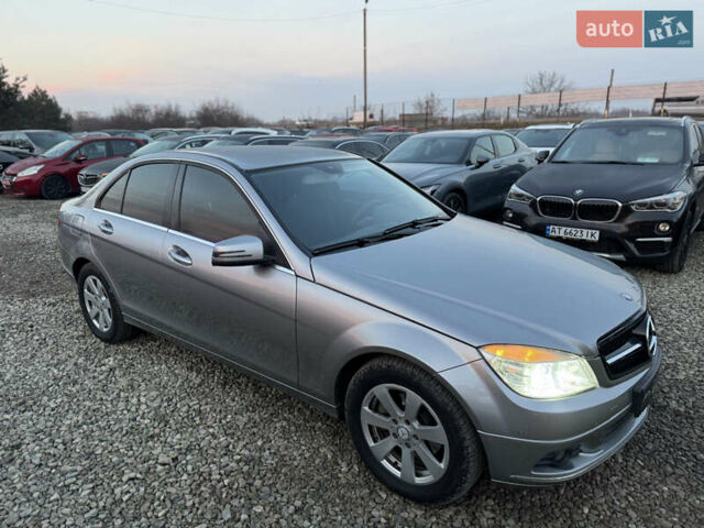 Серый Мерседес Ц-Класс, объемом двигателя 2.14 л и пробегом 243 тыс. км за 10900 $, фото 16 на Automoto.ua