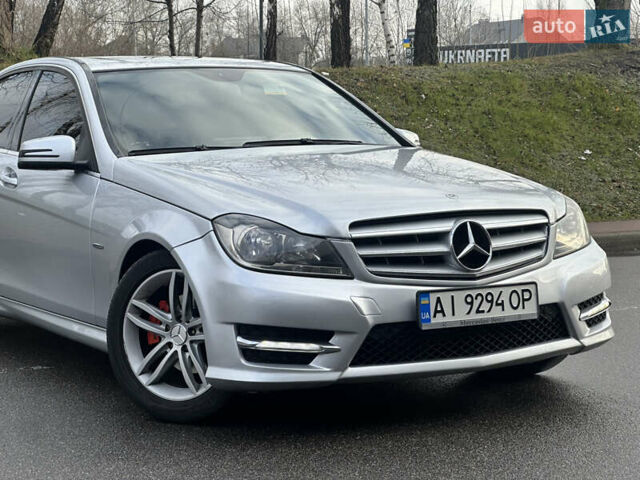 Серый Мерседес Ц-Класс, объемом двигателя 1.8 л и пробегом 236 тыс. км за 11500 $, фото 3 на Automoto.ua