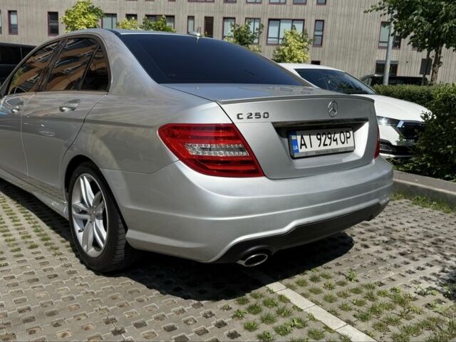 Сірий Мерседес Ц-Клас, об'ємом двигуна 1.8 л та пробігом 231 тис. км за 11200 $, фото 1 на Automoto.ua