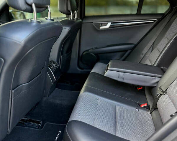 Серый Мерседес Ц-Класс, объемом двигателя 1.8 л и пробегом 207 тыс. км за 10399 $, фото 14 на Automoto.ua