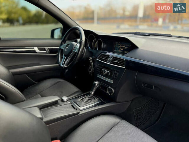 Серый Мерседес Ц-Класс, объемом двигателя 1.8 л и пробегом 207 тыс. км за 10399 $, фото 20 на Automoto.ua