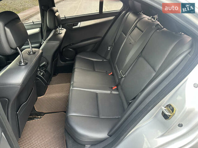 Серый Мерседес Ц-Класс, объемом двигателя 1.8 л и пробегом 236 тыс. км за 11500 $, фото 22 на Automoto.ua