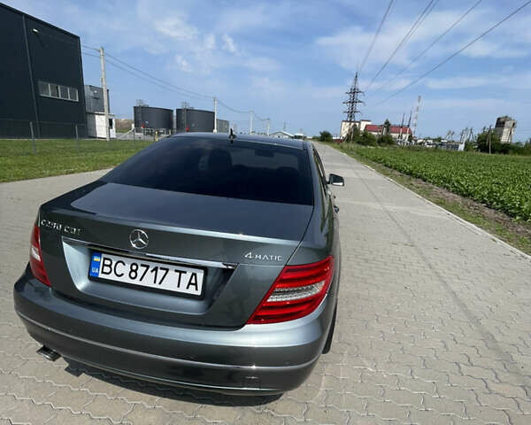 Сірий Мерседес Ц-Клас, об'ємом двигуна 2.14 л та пробігом 160 тис. км за 14000 $, фото 6 на Automoto.ua